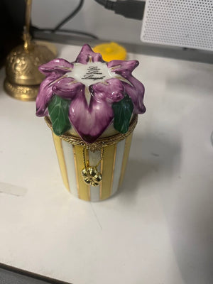 Bombay Co Iris Love Candle Holder Porcelain