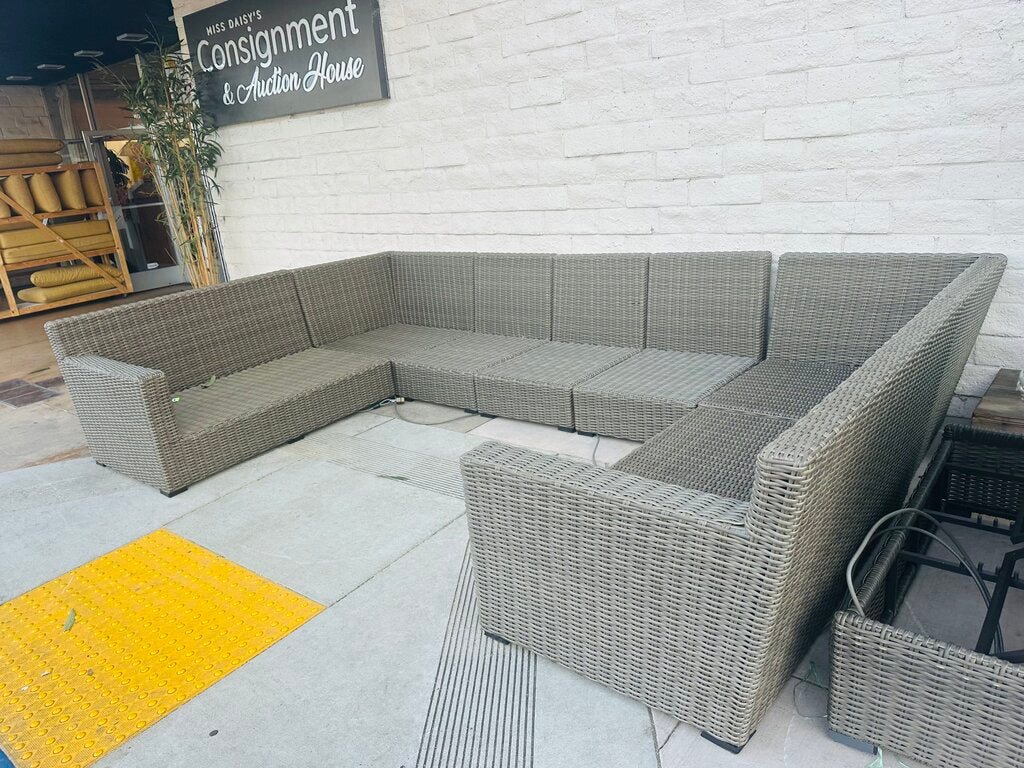 7 Piece Wicker Patio Sectional With Cushions