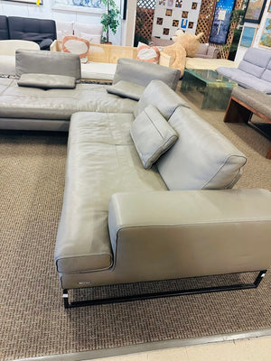 GAMMA Sunset Italian Leather Sectional Sofa Orig. $15500 (115x95)
