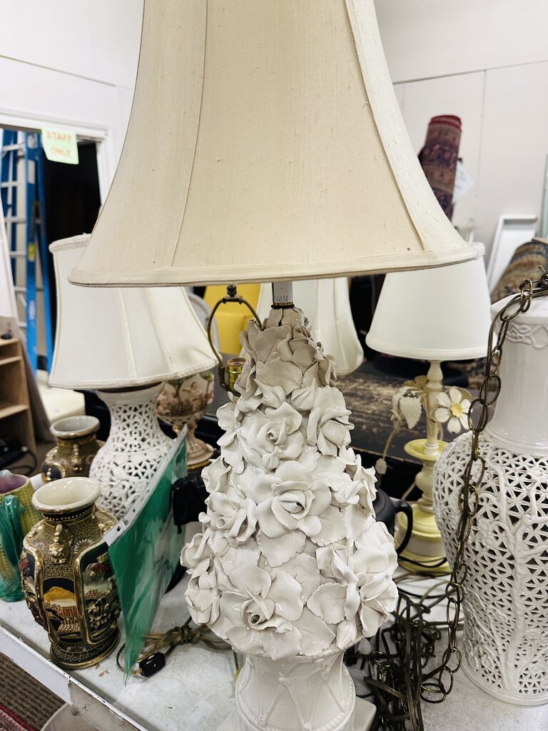 Manises Flora Blanco Lamp