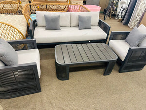 Henredon Saddleton 4 piece Patio Set