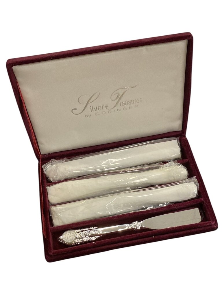 Silver Treasures by Godinger Spread Knifes w/ Velvet Box (Set of 4) NEW
