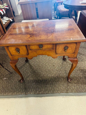 Queen Anne Style Lowboy 30x19x27