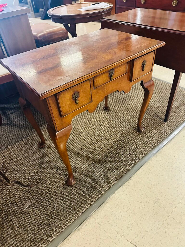 Queen Anne Style Lowboy 30x19x27