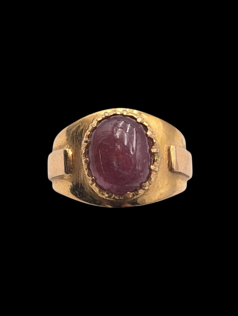 Ring 20k Yellow Gold w/ Cabochon Ruby
