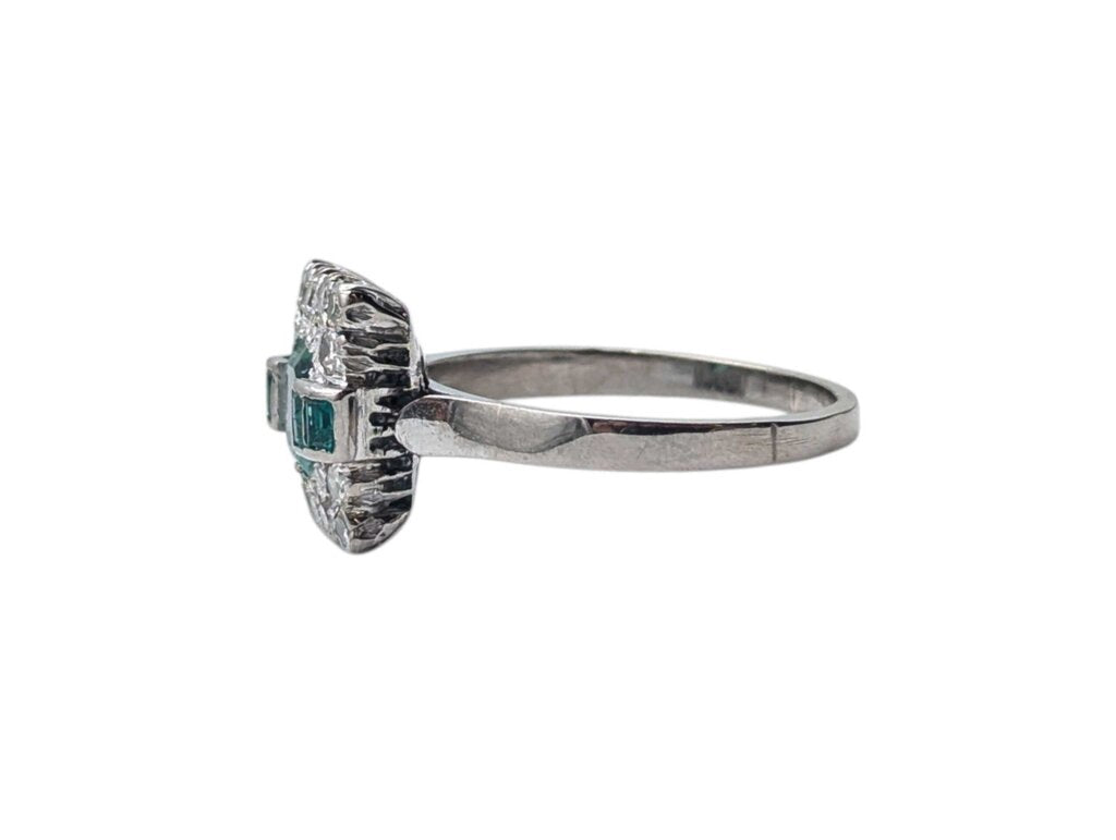Ring 18k White Gold w/ Emeralds & Diamonds