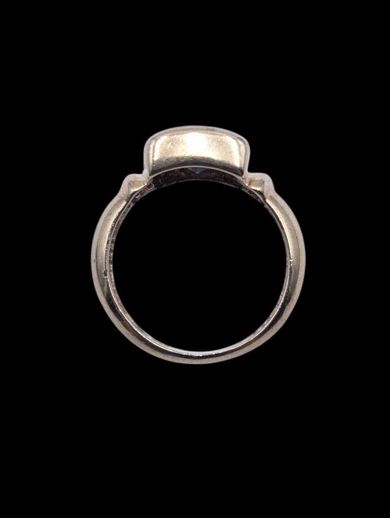 Ring 14k Yellow Gold w/ Blue Topaz