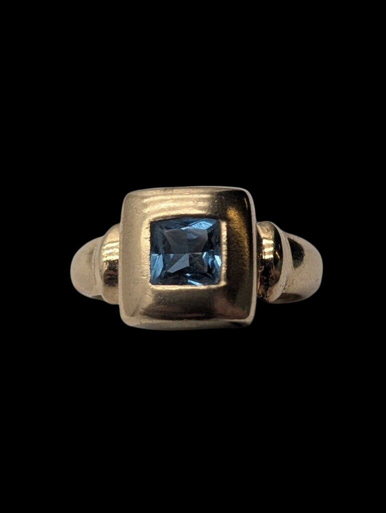 Ring 14k Yellow Gold w/ Blue Topaz
