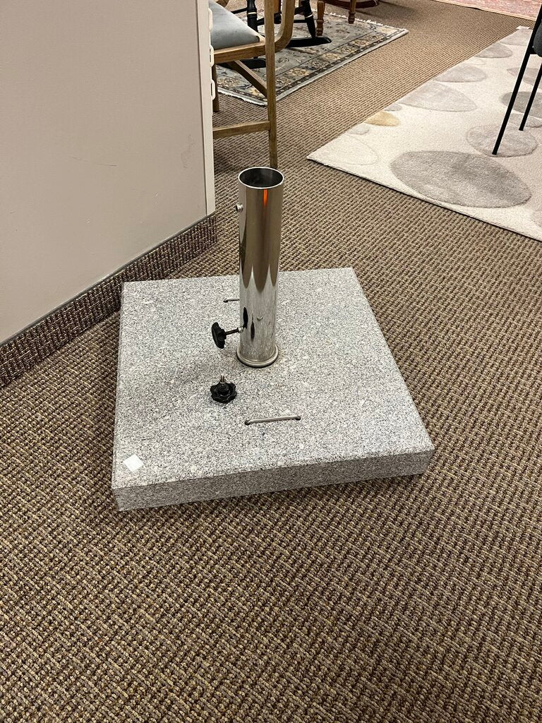 Janus Umbrella Granite Base Size 2 MSRP $1320