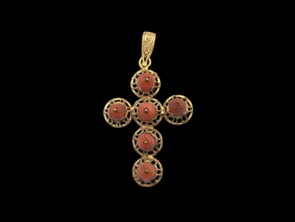 Pendant 18k Yellow Gold Cross w/ Coral