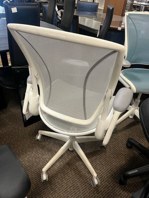 Humanscale Diffrient World Mesh Office Chair Gray