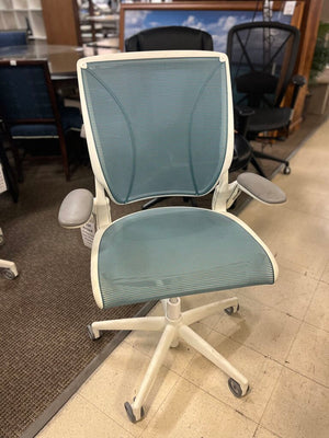 Humanscale Diffrient World Mesh Office Chair Blue