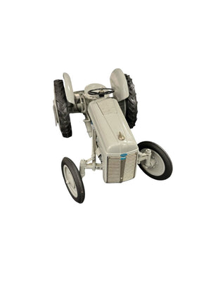 Universal Hobbies 1:16 FERGUSON TE20 Tractor Diecast Model UH2690