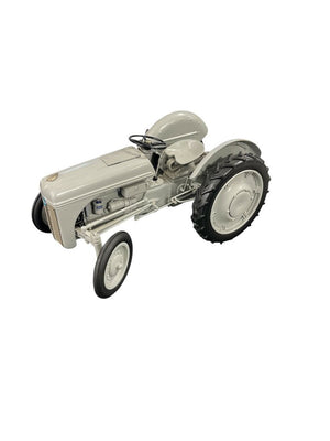 Universal Hobbies 1:16 FERGUSON TE20 Tractor Diecast Model UH2690