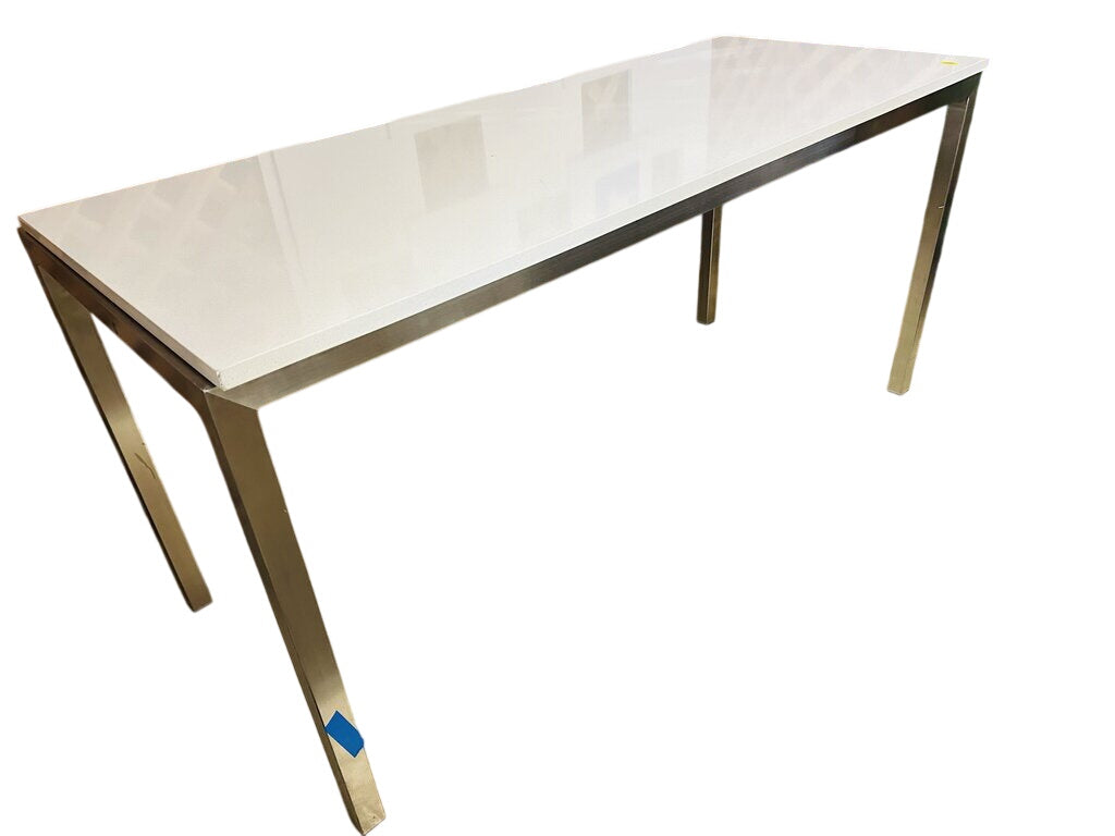 Belgium Quartz Top & Chrome Base Table