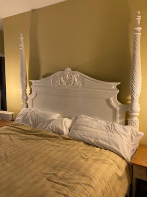 White 4 Poster King Bed (please measure)