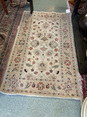 Hand Tied 3x5 Area Rug Made in Pakistan