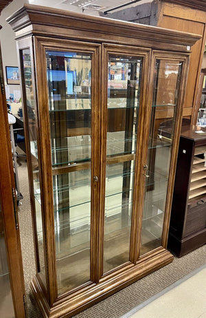 American Furn. Co. 5 Tier Mirrored Glass 2 Door Curio Cabinet w/ Key