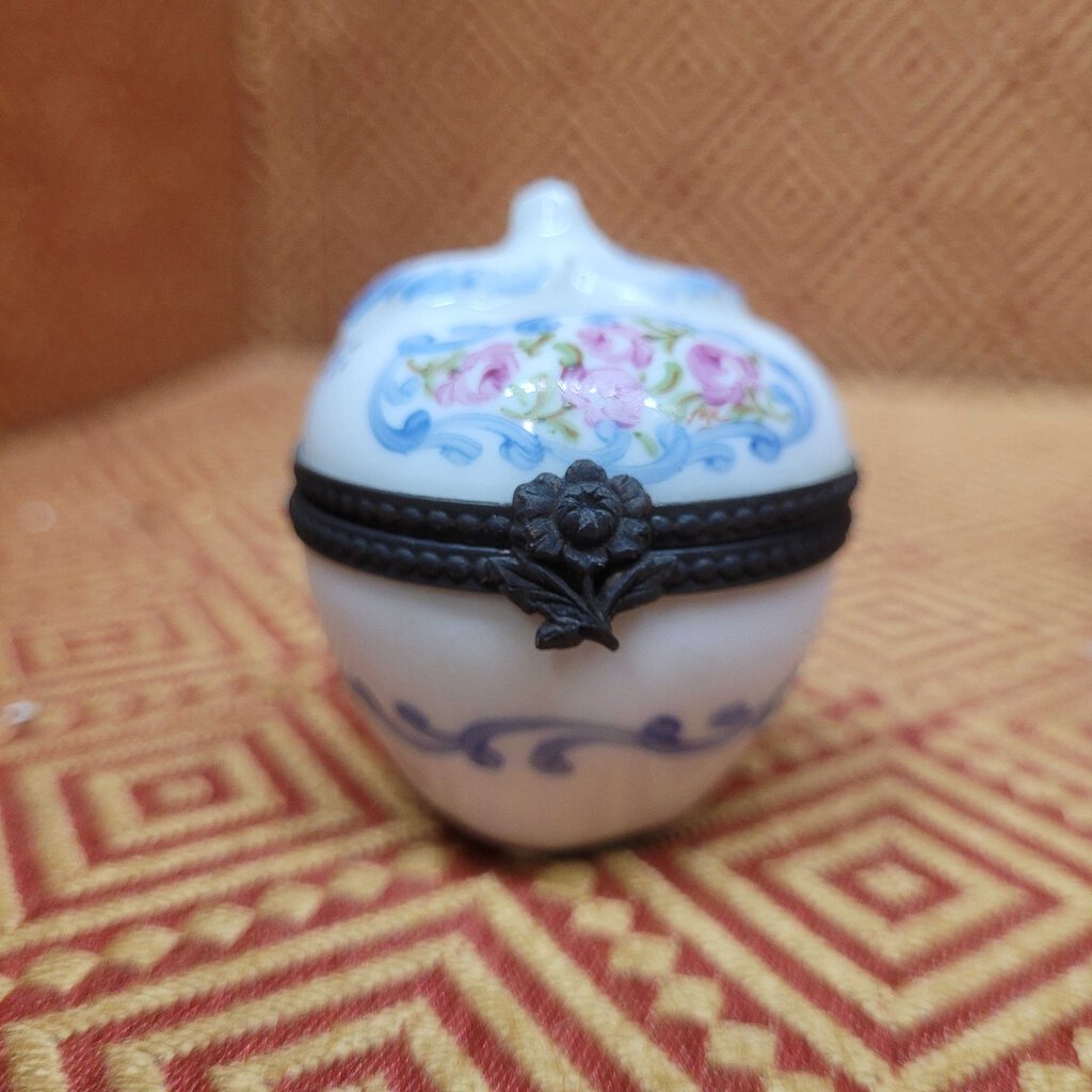 Vintage Limoges Pill Box Blue Scrolls Pink Roses