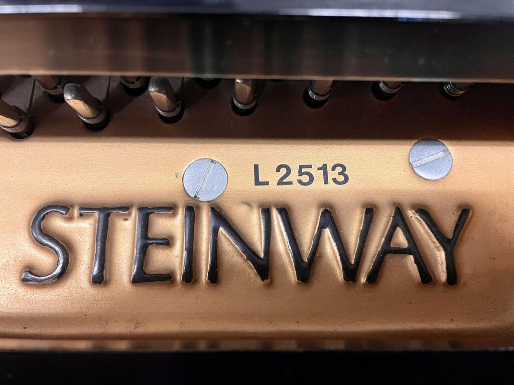 Steinway and Sons 1982 Gloss Ebony Model M 481624