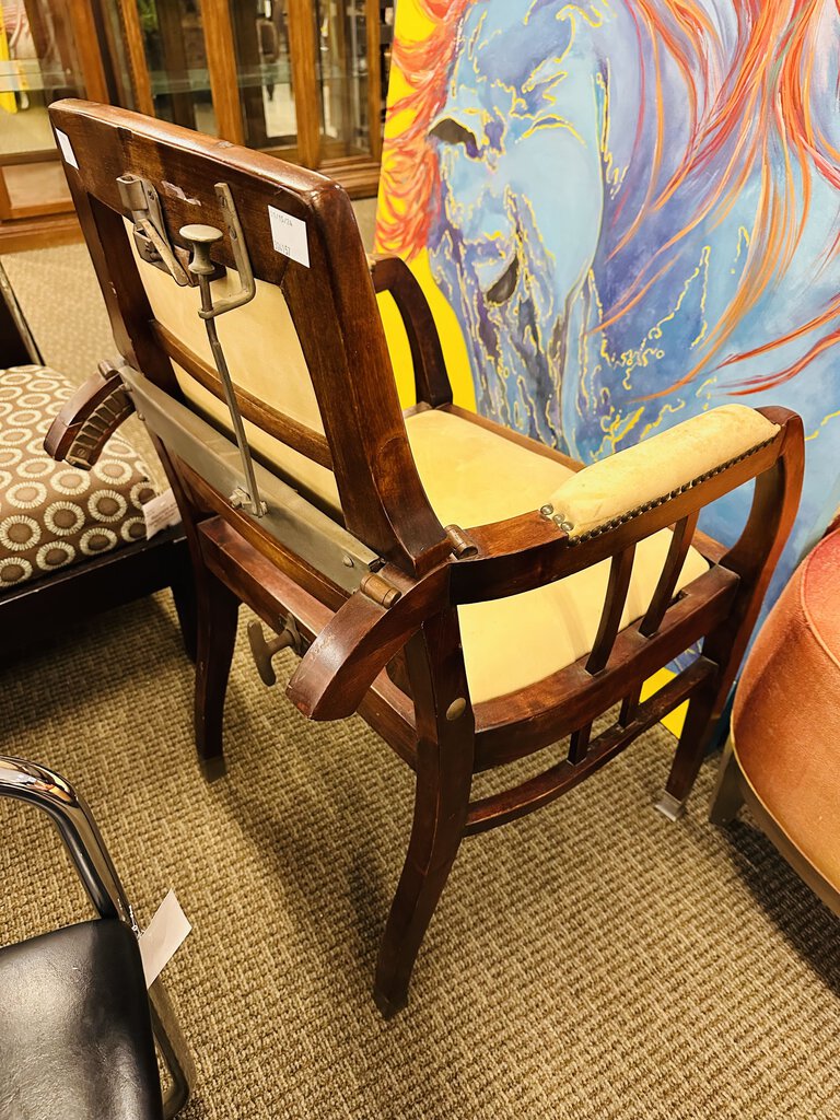 Austria Barber Armchair With Lifting Seat